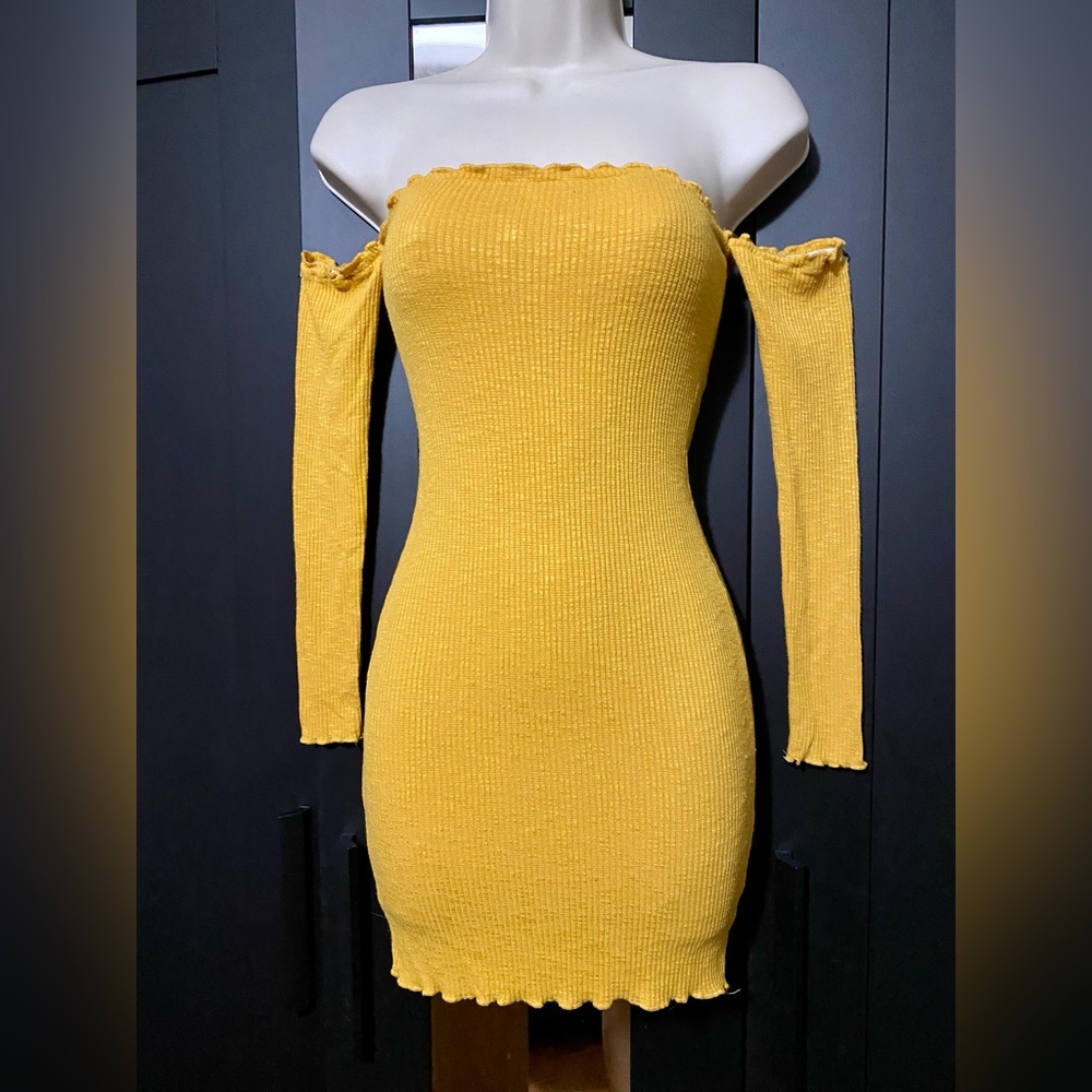Mustard Off Shoulder Midi Dress Size S - Picture 3 of 5